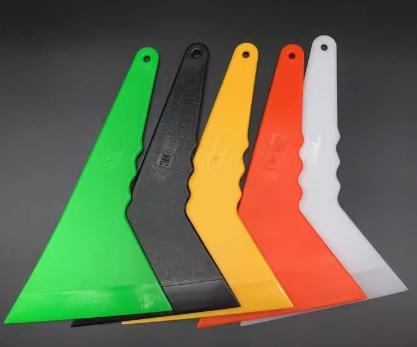 Raclette triangulaire moyenne